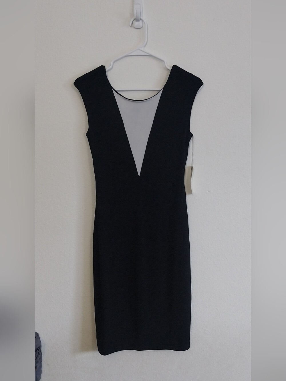Elegant Black V-Neck Sheath Dress